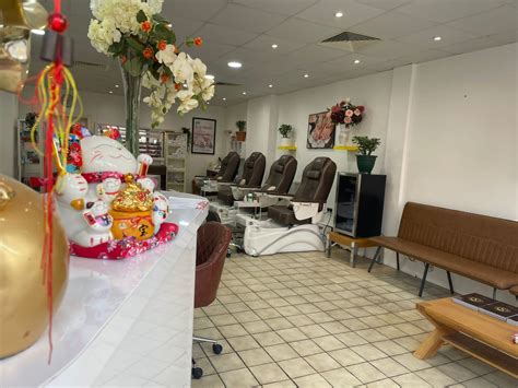 chloe's nails and spa|chloe's nails burgess hill.